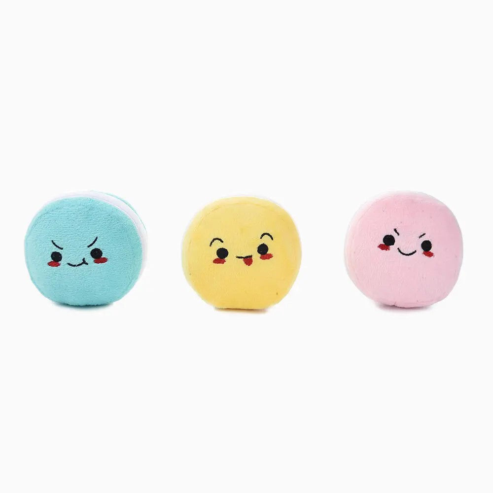 http://www.aurainpink.com/cdn/shop/products/HugsmartPastelPoochMacaronTrioInBox4-PieceSqueakyPlushDogToySet4_1200x1200.jpg?v=1652660960